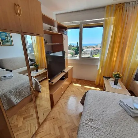 Bella Vista Apartment Split